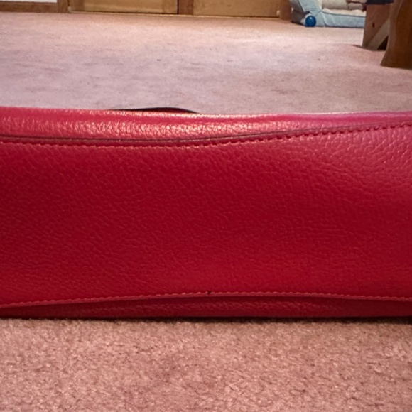 EUC COACH  RED LEATHER TOTE/SHOULDER BAG GOLD HARDWARE - Picture 3 of 4